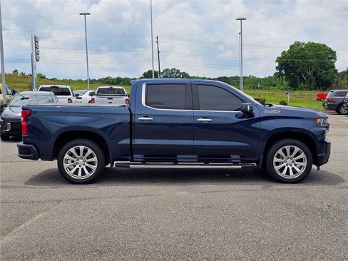 Used 2021 Chevrolet Silverado 1500 High Country w/ Technology Package AWD/4WD image 9