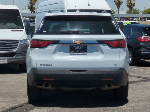 Used 2023 Chevrolet Traverse LT FWD image 7