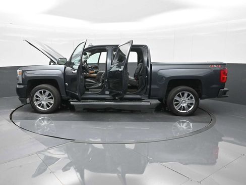 Used 2018 Chevrolet Silverado 1500 High Country image 32