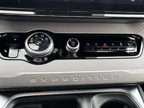 New 2026 Ford Expedition Active image 17