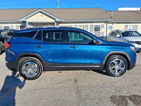 Used 2021 GMC Terrain SLT image 5