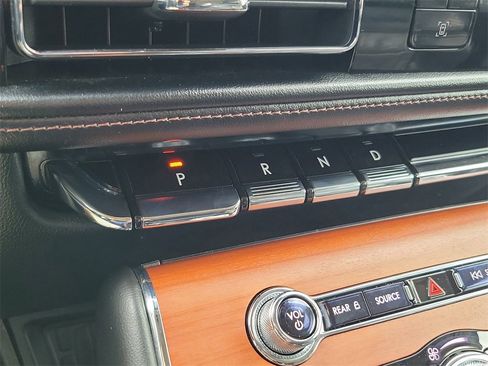 Used 2020 Lincoln Aviator Reserve w/ Equipment Group 202A image 33