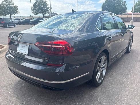 Used 2017 Volkswagen Passat 1.8T R-Line FWD image 5