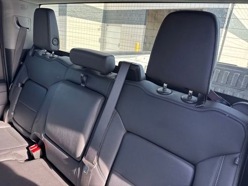 Used 2025 GMC Sierra 1500 SLT image 13