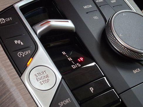 Used 2025 BMW 330i xDrive Sedan w/ Premium Package image 13