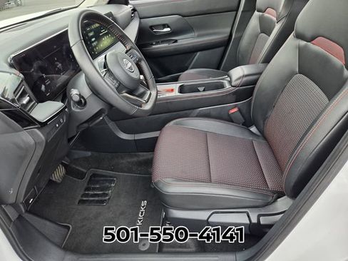 Used 2025 Nissan Kicks SR FWD image 10