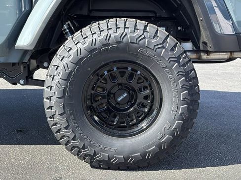 New 2026 Jeep Gladiator Sport AWD/4WD image 7