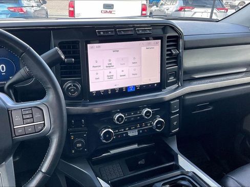Used 2024 Ford F250 Lariat w/ Lariat Ultimate Package AWD/4WD image 9
