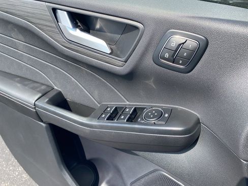 New 2025 Ford Escape SE w/ PHEV Premium Package FWD image 13