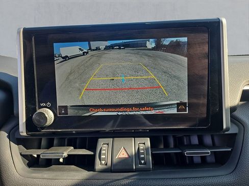 Used 2023 Toyota RAV4 XLE Premium image 12