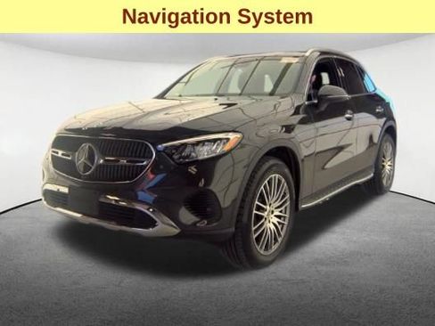 Used 2025 Mercedes-Benz GLC 300 4MATIC image 4