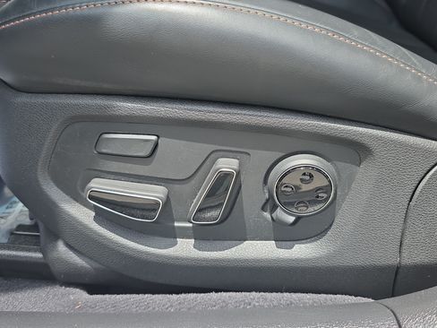 Used 2019 Genesis G80 3.3T Sport RWD image 23