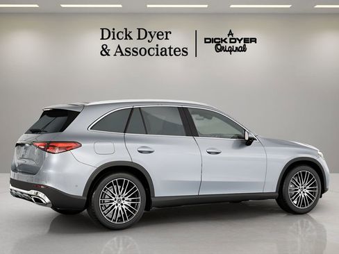 Used 2026 Mercedes-Benz GLC 300 image 14