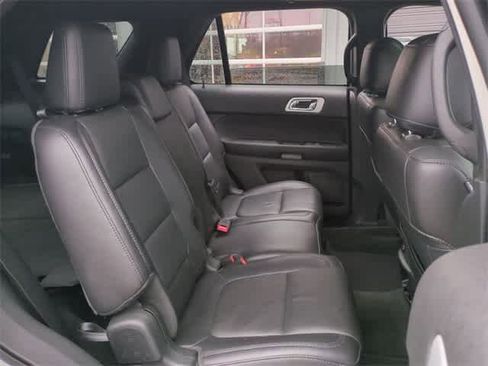 Used 2014 Ford Explorer XLT w/ Equipment Group 202A image 22
