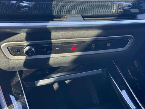 Used 2024 BMW X5 xDrive40i w/ M Sport Package image 23