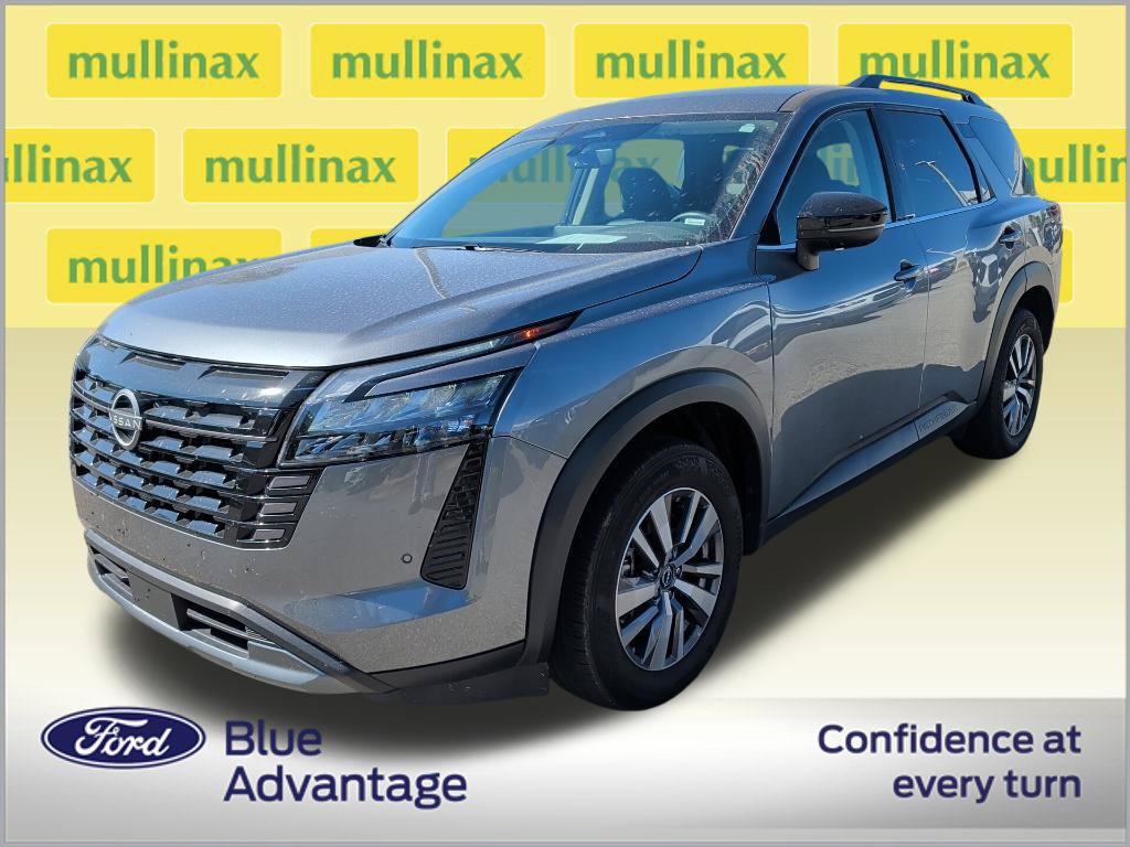 Used 2026 Nissan Pathfinder SL FWD image 2