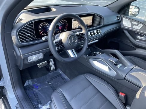 New 2026 Mercedes-Benz GLS 580 4MATIC image 19