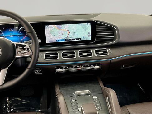 Used 2022 Mercedes-Benz GLE 450 4MATIC w/ Revised AMG Line Exterior image 9