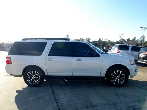 Used 2017 Ford Expedition EL XLT w/ Equipment Group 202A image 5