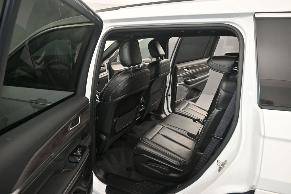 Used 2021 Jeep Grand Cherokee L Overland AWD/4WD image 12