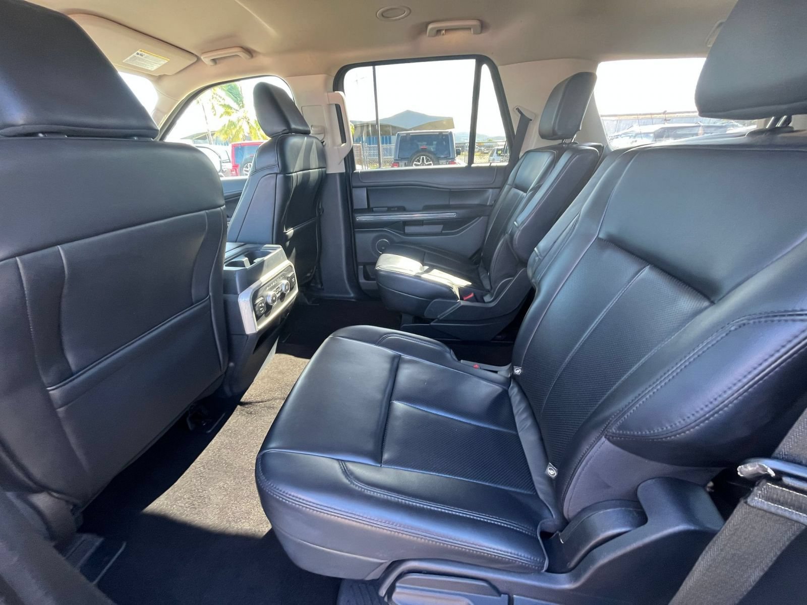 Used 2023 Ford Expedition XLT RWD image 27