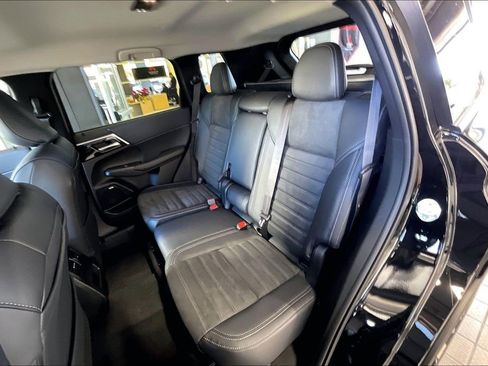 New 2026 Mitsubishi Outlander SE FWD image 10