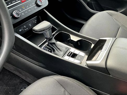 Used 2025 Hyundai Tucson SE image 10