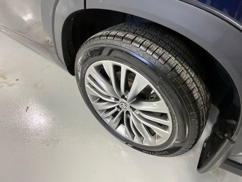 Used 2020 Toyota Highlander Platinum image 29