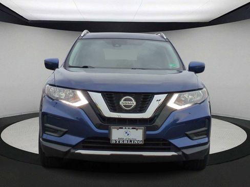 Used 2019 Nissan Rogue SV image 3