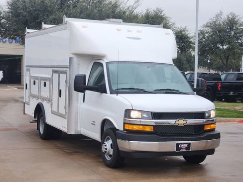 New 2025 Chevrolet Express 4500 w/ Power Convenience Package RWD image 2