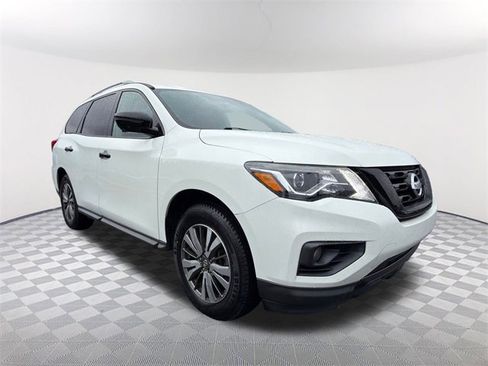 Used 2020 Nissan Pathfinder SL image 3