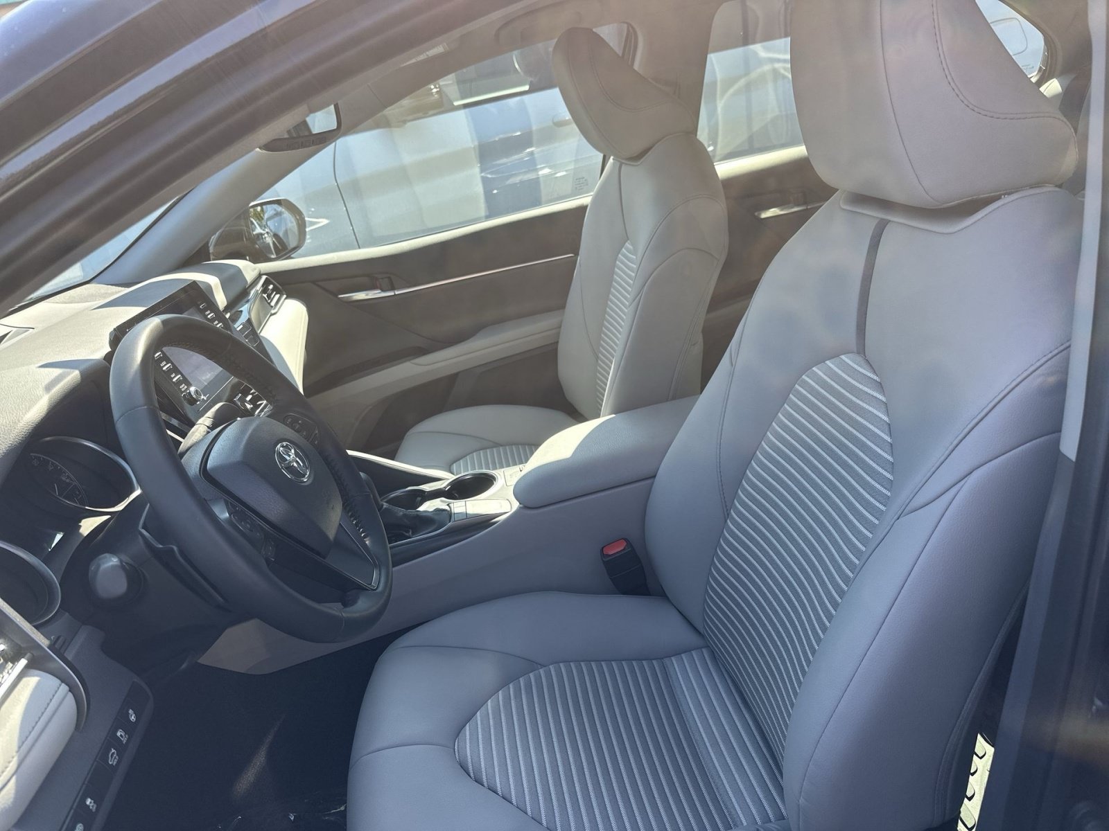 Used 2024 Toyota Camry SE w/ Cold Weather Package FWD image 14