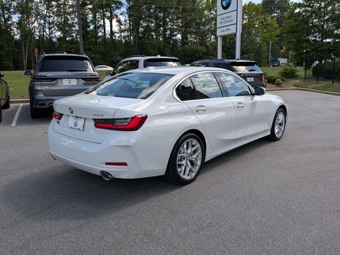 Used 2025 BMW 330i Sedan w/ Premium Package RWD image 3