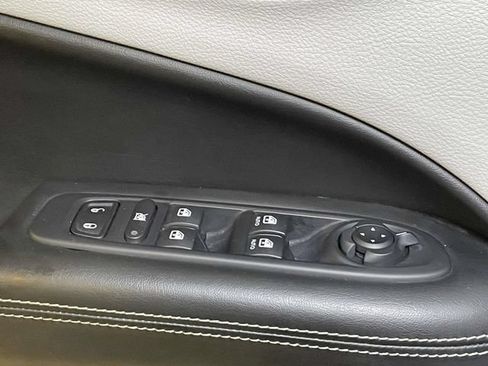 Used 2018 Jeep Compass Latitude w/ Popular Equipment Group AWD/4WD image 35