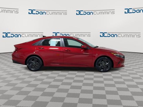 Used 2021 Hyundai Elantra SEL FWD image 2