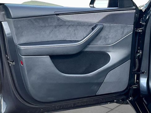 Used 2026 Tesla Model Y AWD image 21