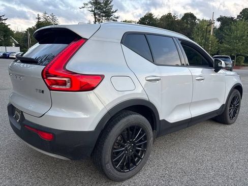 Used 2022 Volvo XC40 T5 Momentum AWD/4WD image 8