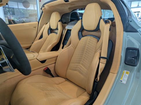 Used 2024 Chevrolet Corvette Stingray Premium Cpe w/ Z51 Performance Package RWD image 10