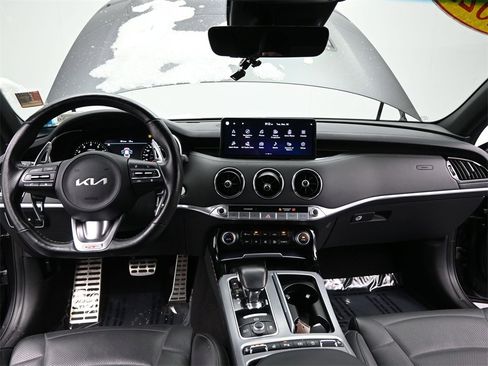 Certified 2022 Kia Stinger GT2 image 32