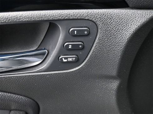 Used 2019 Honda Pilot Touring image 4