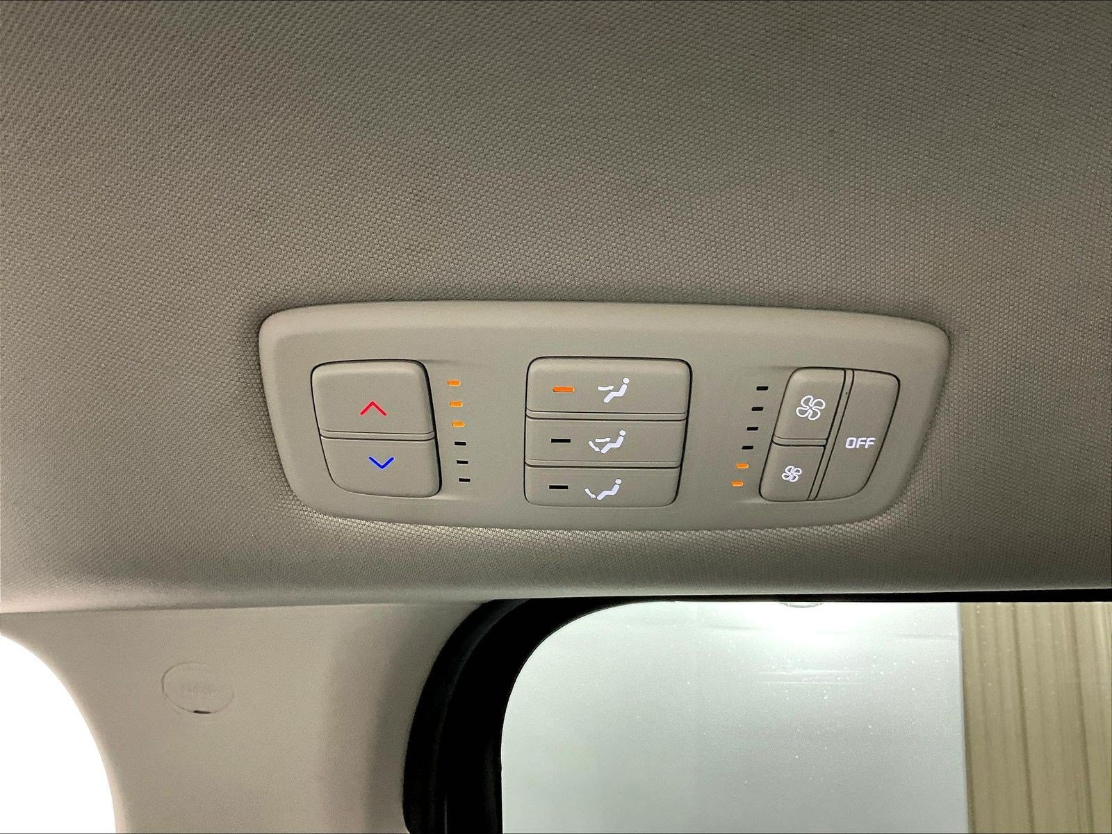 Used 2023 Kia Carnival LX FWD image 37
