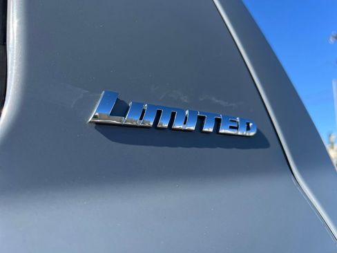 Certified 2018 Toyota Tundra Limited w/ Limited Premium Package AWD/4WD image 10