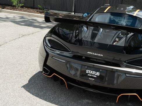Used 2020 McLaren 620R RWD image 30