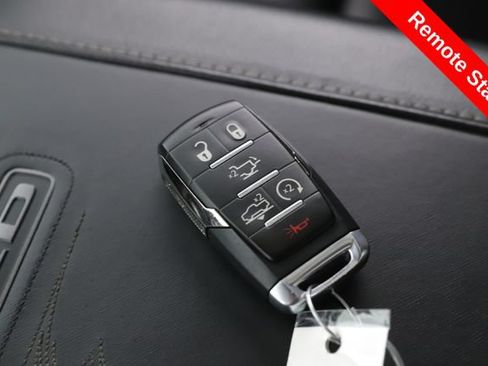 Used 2023 RAM 1500 Limited AWD/4WD image 3