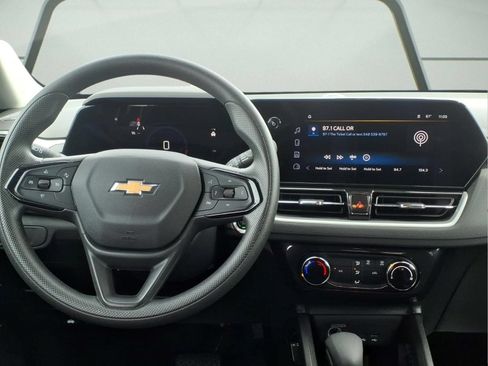 Certified 2024 Chevrolet TrailBlazer LT w/ Driver Confidence Package FWD image 10