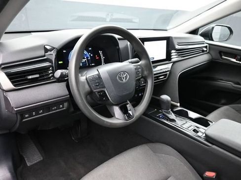 Used 2025 Toyota Camry LE FWD image 14