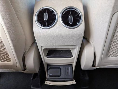 Used 2021 Mercedes-Benz GLB 250 image 16