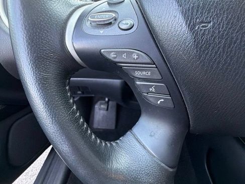 Used 2019 Nissan Pathfinder SV AWD/4WD image 10