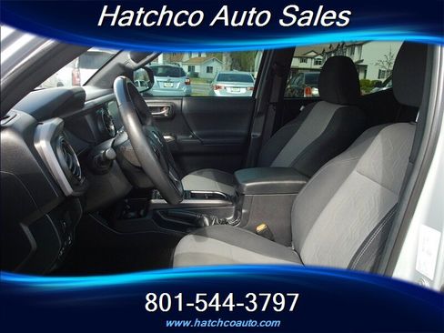 Used 2021 Toyota Tacoma TRD Off-Road AWD/4WD image 13