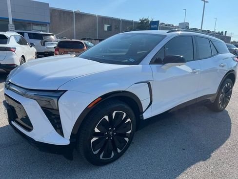 Used 2024 Chevrolet Blazer EV RS AWD/4WD image 2